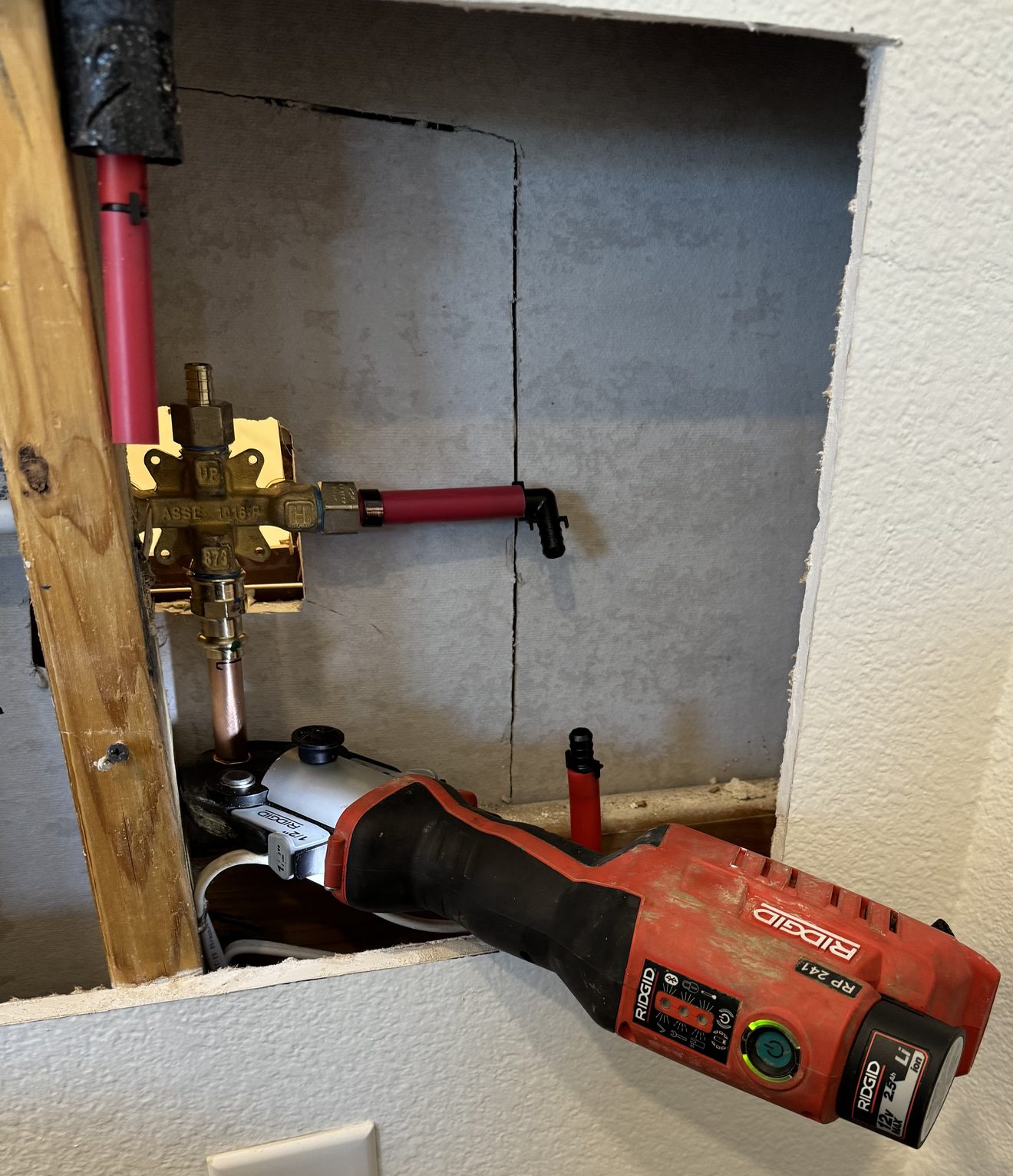Frisco shower valve leak repair using RIDGID tools