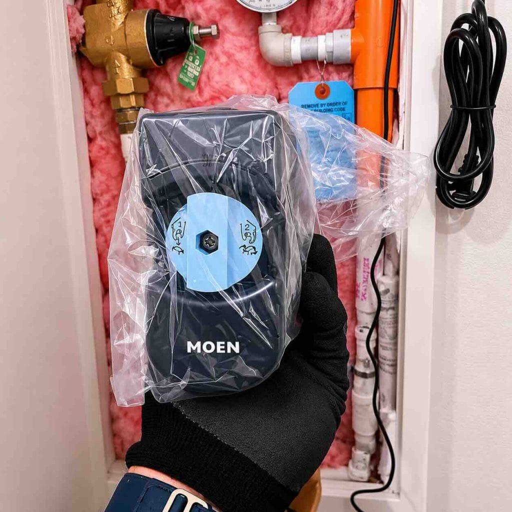 MOEN automatic water shutoff valve kit for leak protection and automatic water shutoff